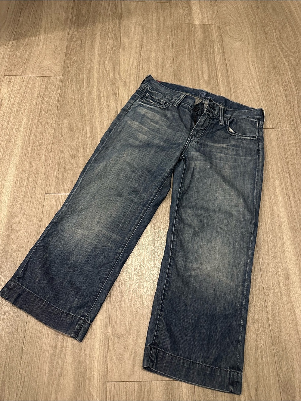 7 for all mankind  capris - Relaxed Wide-Leg  capris in Faded Blue